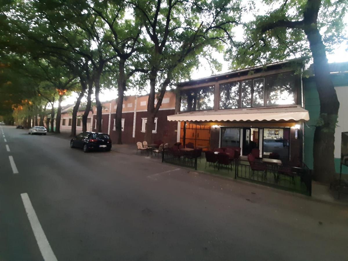 Bed&Breakfast Intermezzo Caffe Кикинда Экстерьер фото
