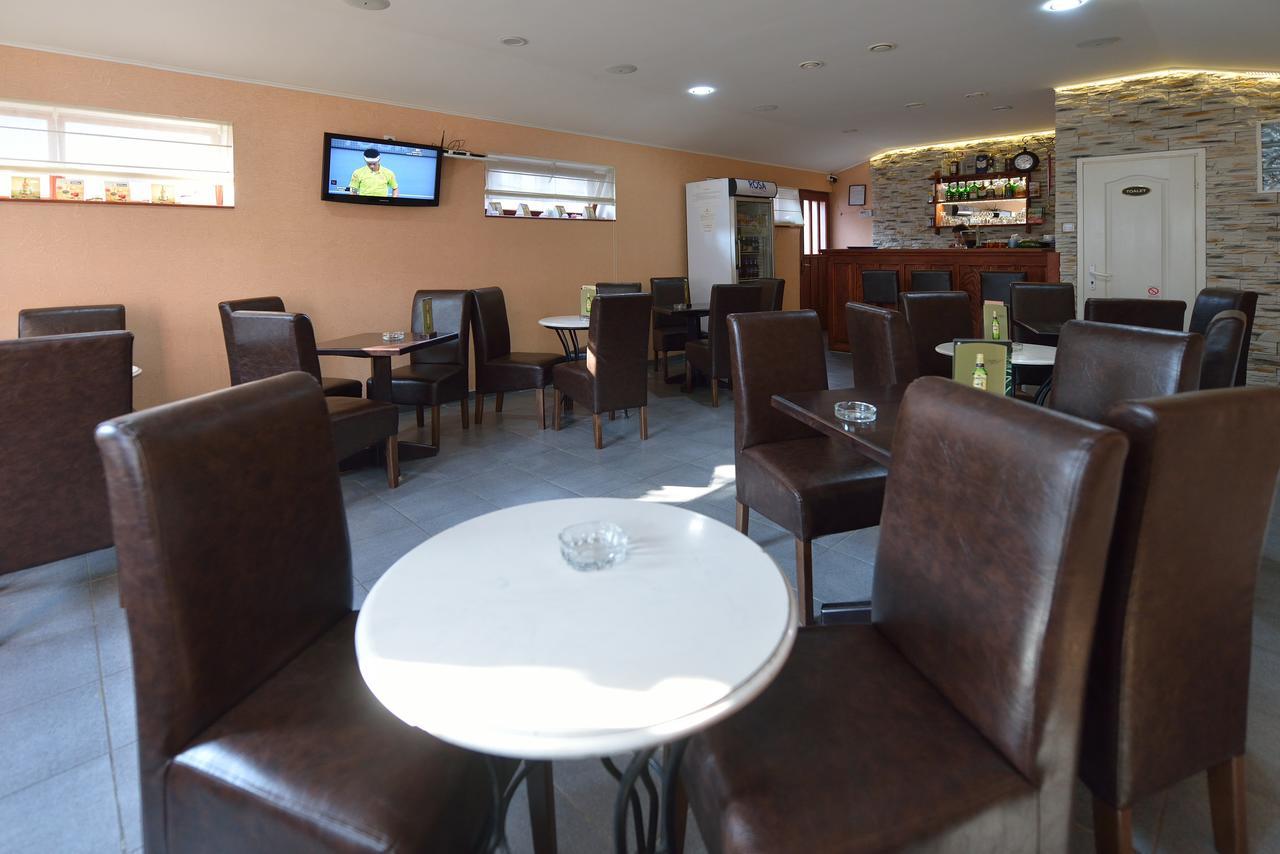 Bed&Breakfast Intermezzo Caffe Кикинда Экстерьер фото