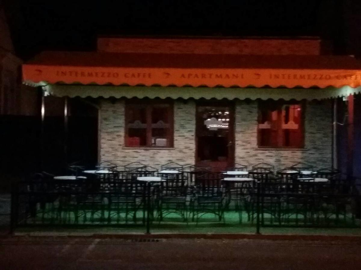 Bed&Breakfast Intermezzo Caffe Кикинда Экстерьер фото